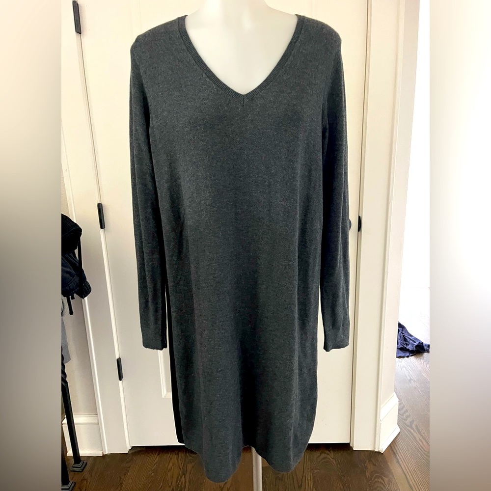 Woman’s LOFT small black Gray V-Neck Long Sleeve Dress 2 tone tunic